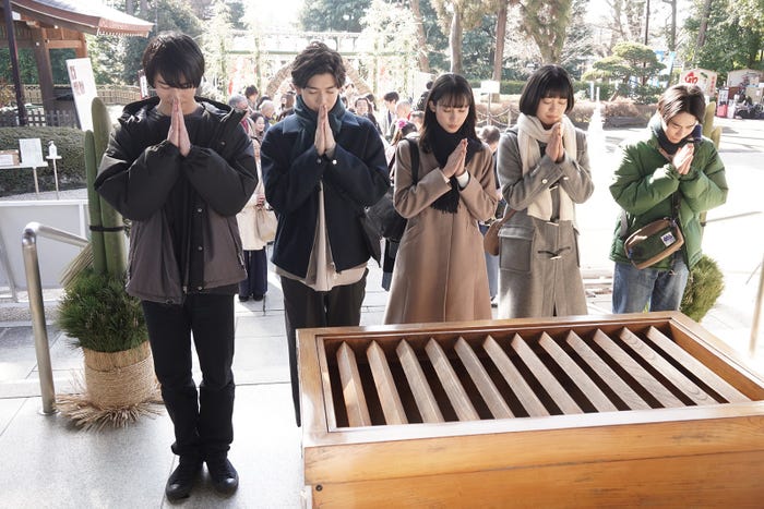 前田拳太郎、高橋文哉、南沙良、河村花、前田旺志郎 「女神の教室~リーガル青春白書~」第6話より(C)フジテレビ