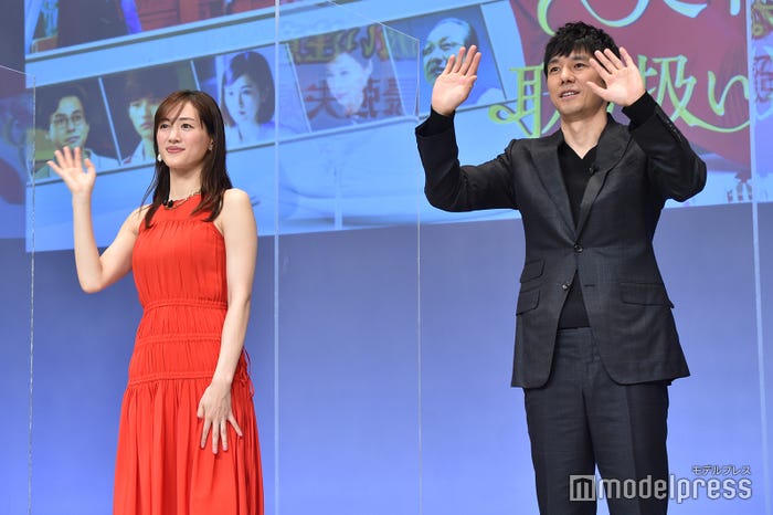 綾瀬はるか、西島秀俊(C)モデルプレス