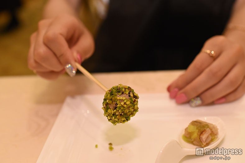 串に刺さったアミューズ