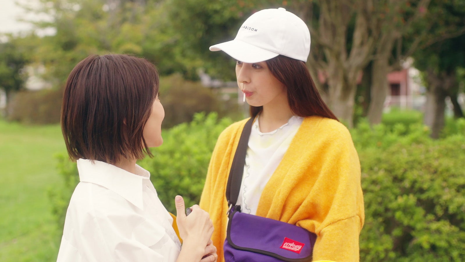 佐津川愛美、柳ゆり菜／「夫婦円満レシピ～それでも夫を愛している～」第1話より（C）「夫婦円満レシピ～交換しない？一晩だけ～」製作委員会