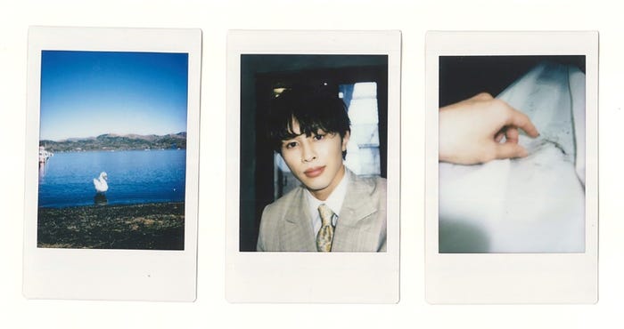 草川拓弥/「辻褄」に未収録のチェキ3枚(C)撮影:草川拓弥