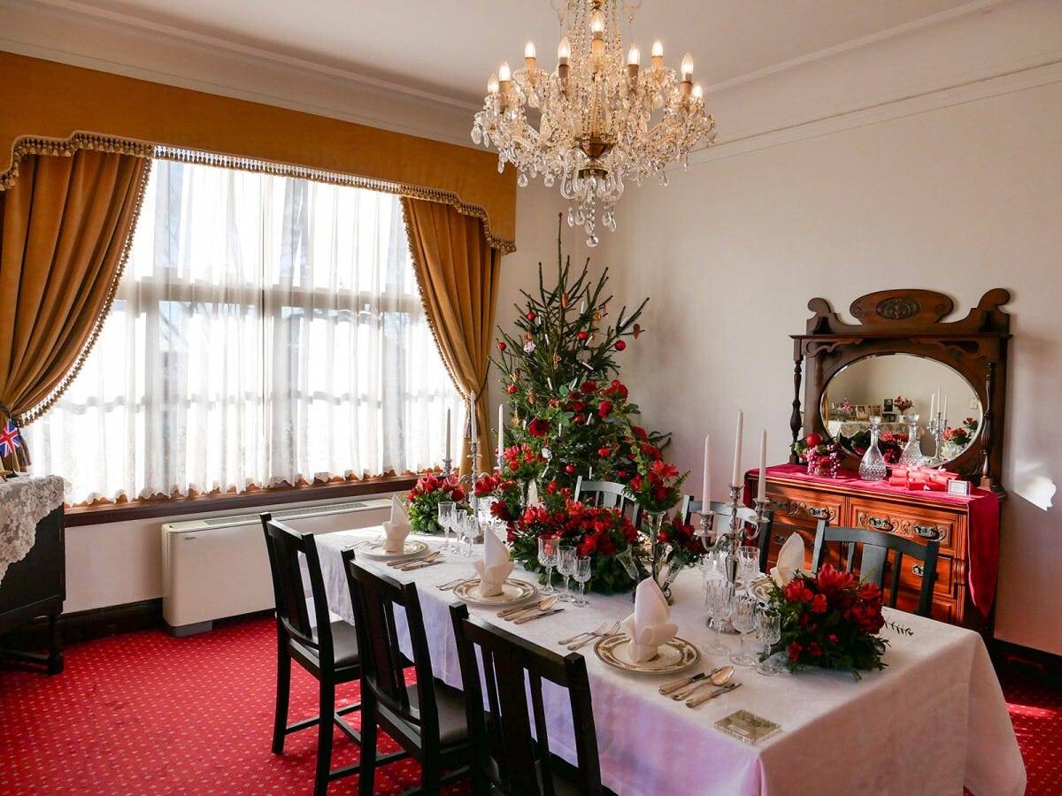 山手西洋館で毎年人気の「世界のクリスマス」（画像は過去の様子）