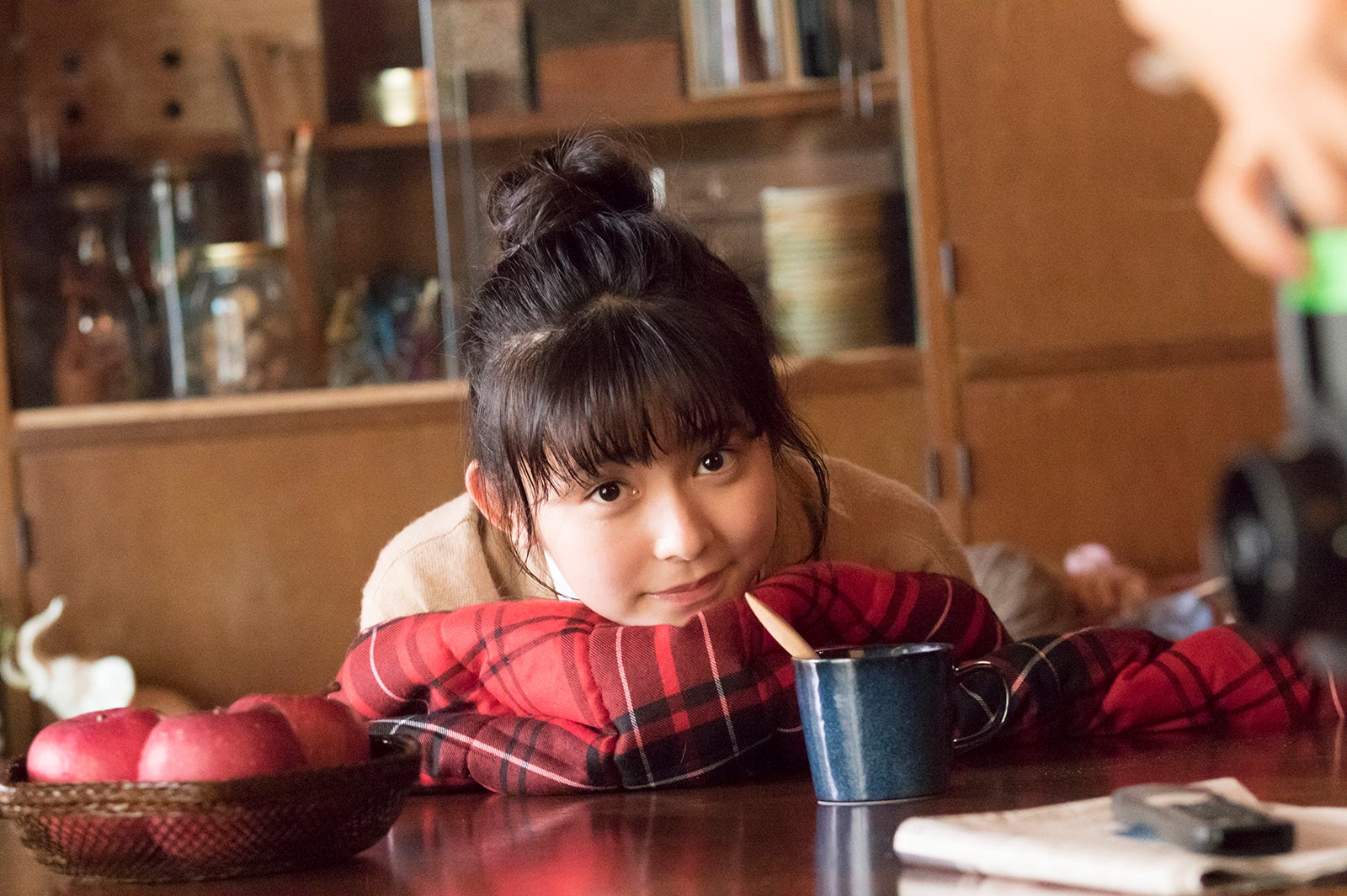 久間田琳加／新CMメイキングカット（提供画像）