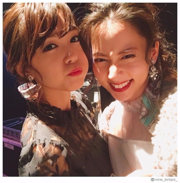 桐谷美玲＆河北麻友子、密着ショットにファン歓喜「みれまゆ好きだぁ」「めちゃくちゃ可愛い」