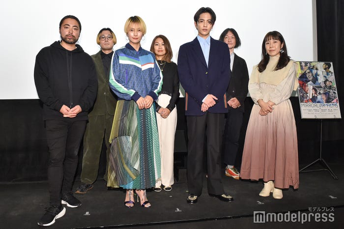 (前列左より)山田孝之、柴咲コウ、志尊淳、山田佳奈氏(後列左より)柴田有磨氏、Azumi Hasegawa氏、駒谷揚氏(C)モデルプレス