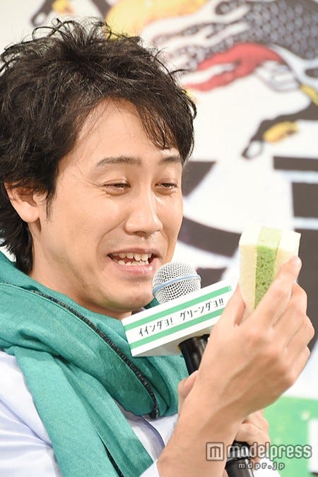 パンをパンで挟んだサンドイッチに笑う大泉洋