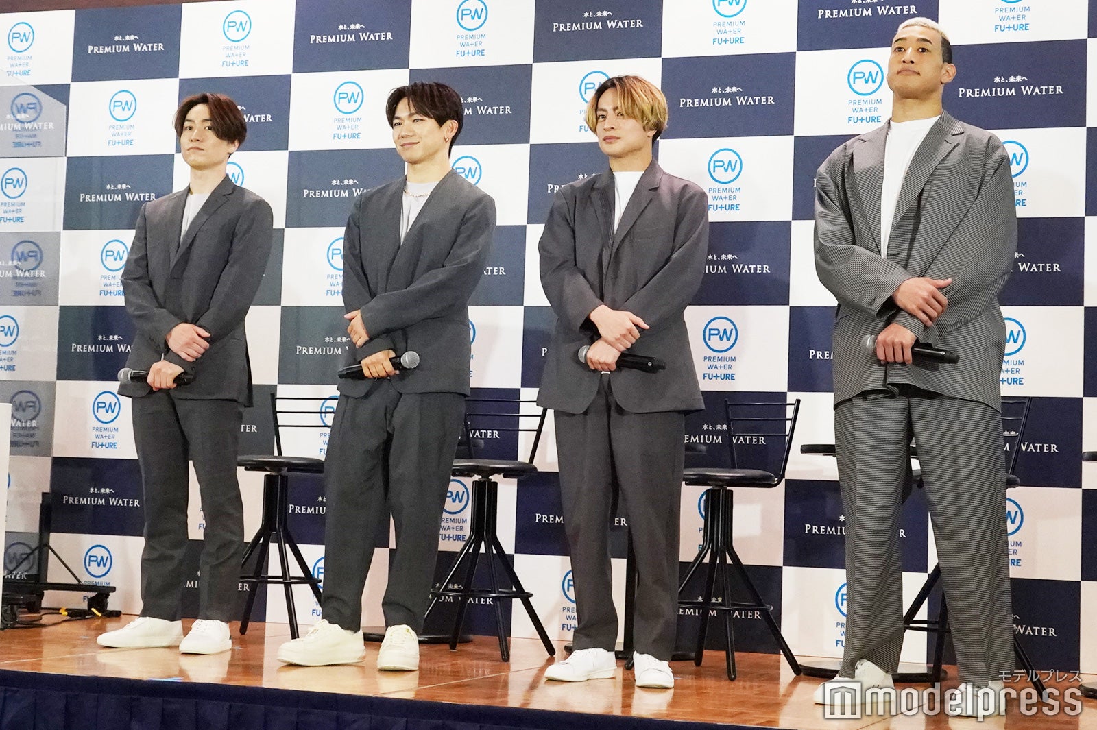 （左から）TETSUYA、NAOTO、白濱亜嵐、関口メンディー （C）モデルプレス