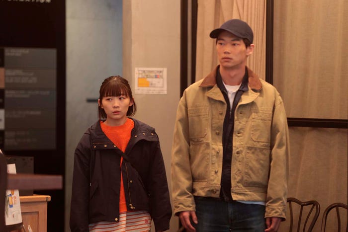 伊藤沙莉、笠松将「シッコウ!!~犬と私と執行官~」第6話より(C)テレビ朝日