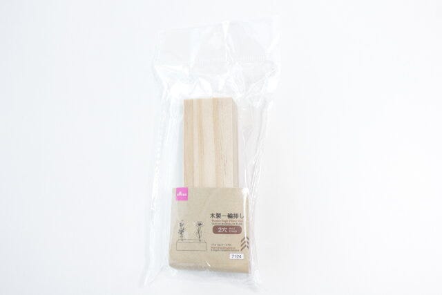 ダイソー　木製一輪挿し（2穴）　パッケージ