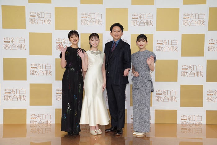 鈴木奈穂子アナウンサー、橋本環奈、有吉弘行、伊藤沙莉(提供写真)