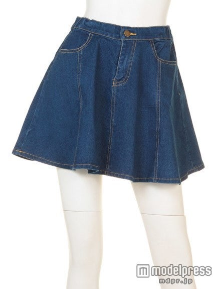 ミニ丈デニムフレアスカート「ANAP」4,212円(税込)