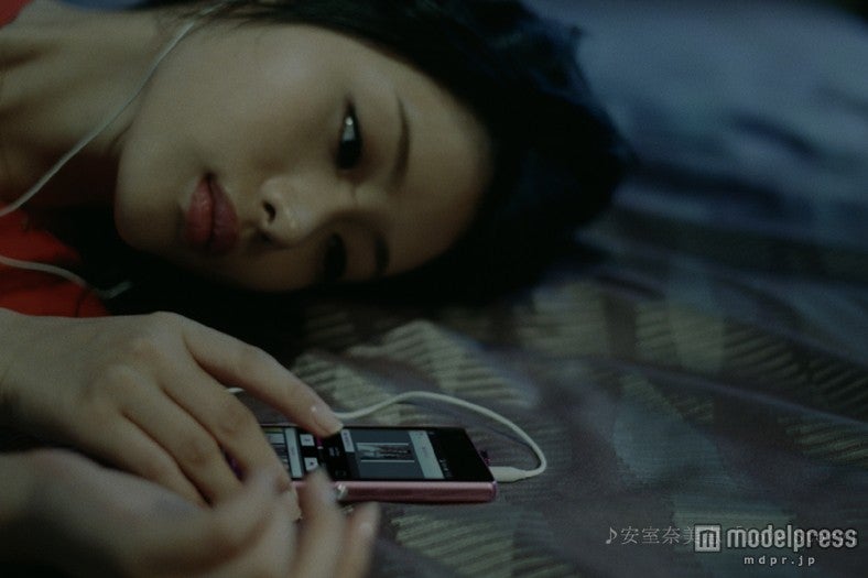 NTTドコモ「dヒッツ」新CM3部作「涙」編