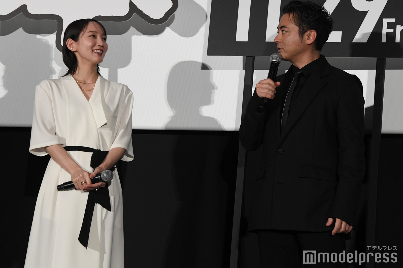 吉岡里帆、山田孝之（C）モデルプレス