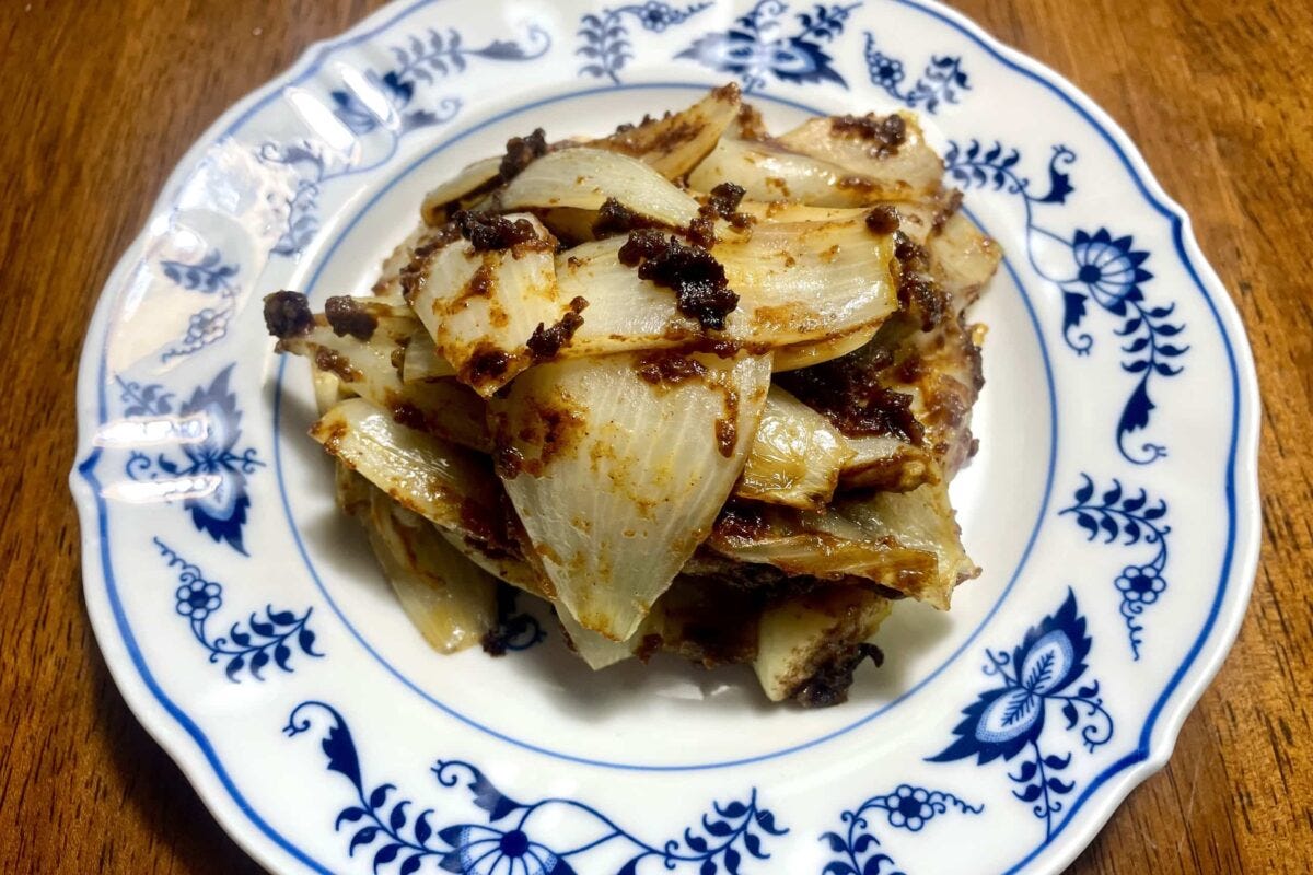 新玉ねぎのカレー炒め