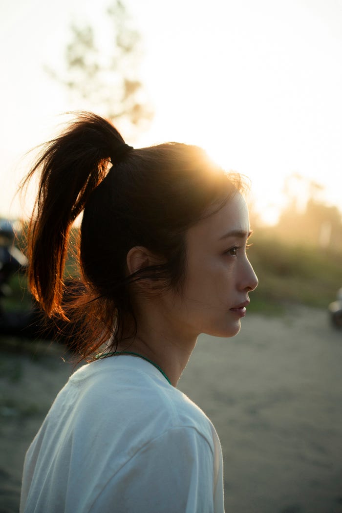 上戸彩「上戸彩写真集Midday Reverie」より(提供写真)