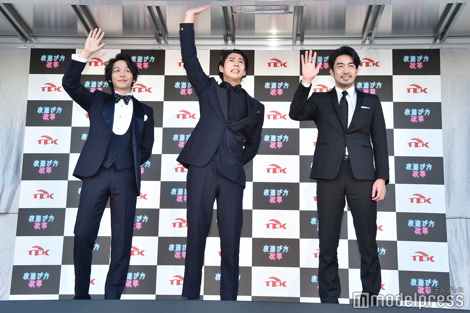 中村倫也、賀来賢人、大谷亮平 （C）モデルプレス