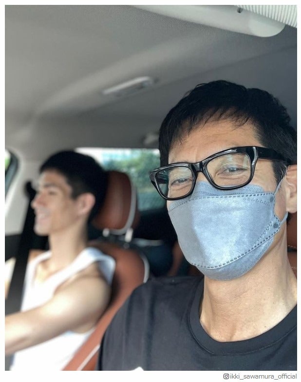 沢村一樹、長男・野村大貴との2ショットが“激似”と話題「瓜二つでびっくり」「ご本人かと…」