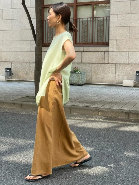 レディース 夏 ブラウン コーディネート レディース コーディネート コーデ 着こなし おすすめ オススメ トレンド コツ おしゃれ お洒落 オシャレ 2022 夏 ブラウン スカート グリーン ブラウス シアー