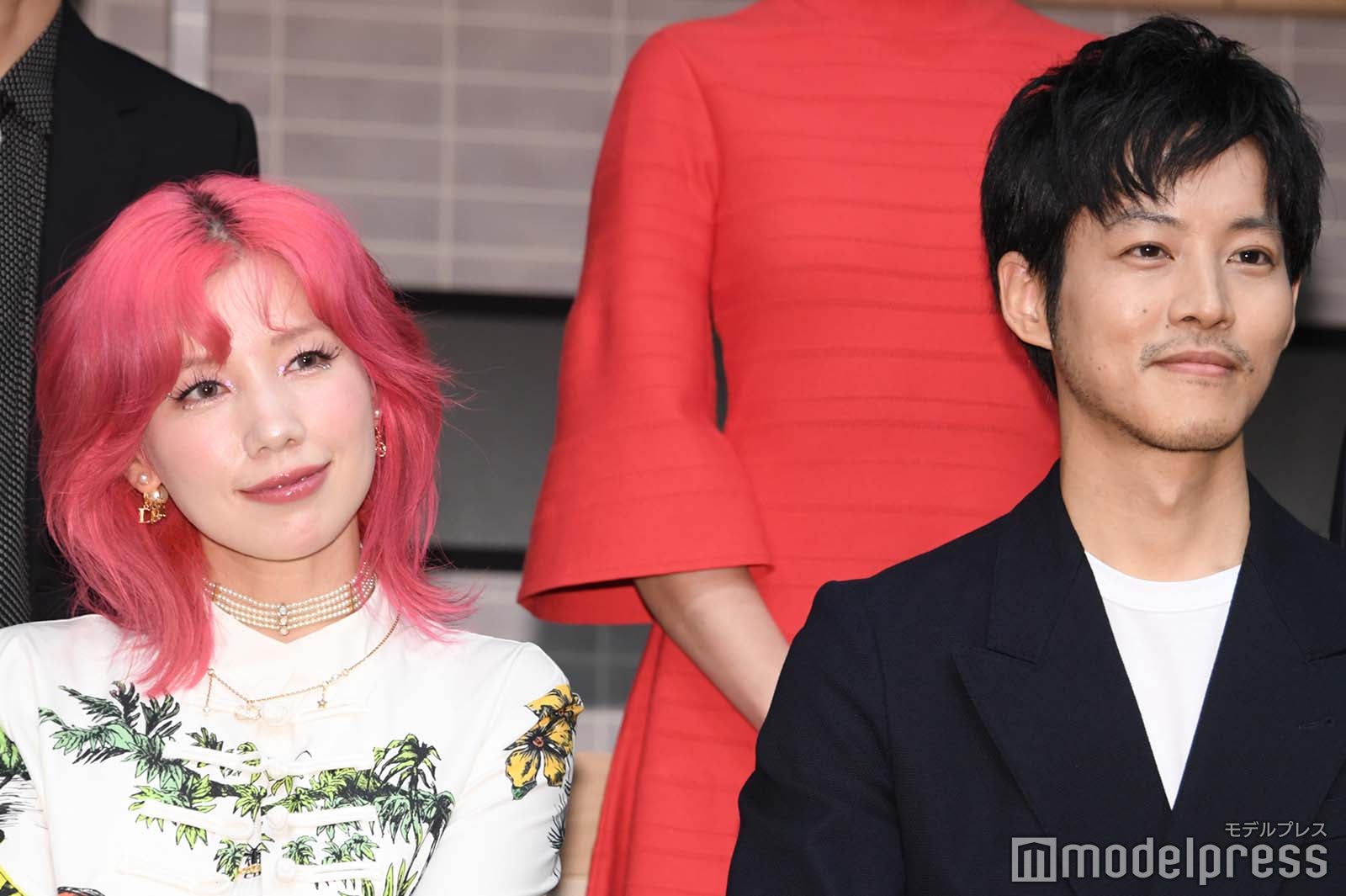 仲里依紗、松坂桃李（C）モデルプレス