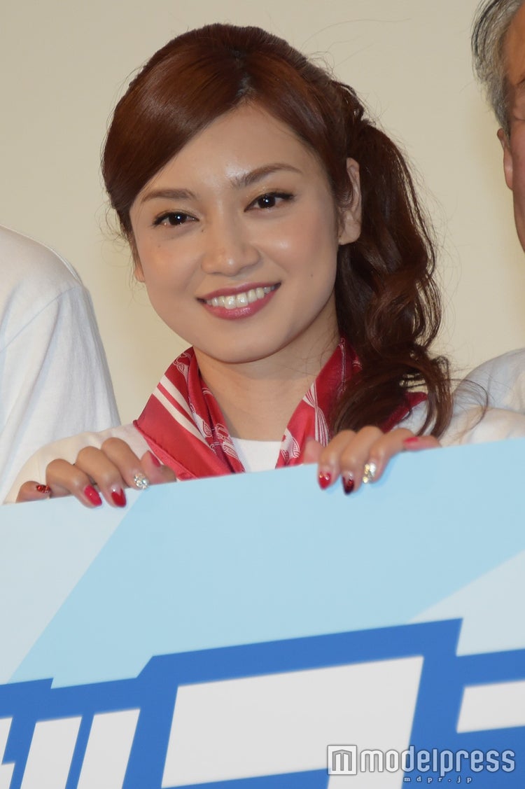 画像3 3 平愛梨 妹と同じ ぱっつん前髪でイメチェン 可愛い 新鮮 と絶賛 モデルプレス