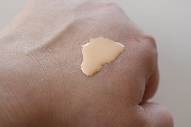 100均　ダイソー　ウォーターファンデーション