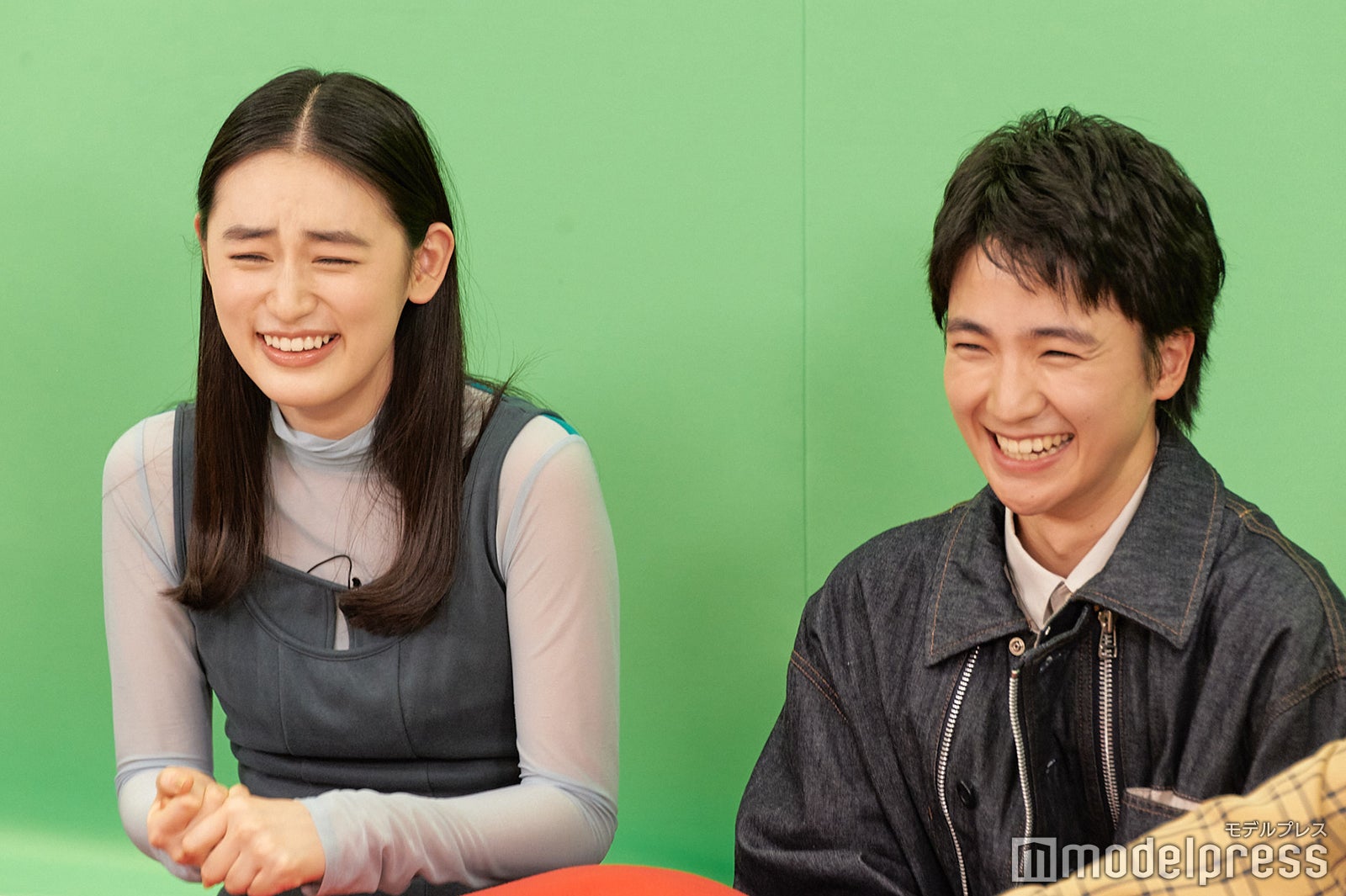 （左から）八木莉可子、木戸大聖（C）モデルプレス