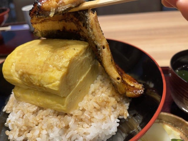 玉子焼きとうなぎがドーン！奈良でしか食べられない？「ボリューム満点丼」とは