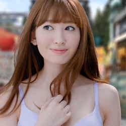 小嶋陽菜/「PEACH JOHN」の新商品「ドリームブラ」ショートムービーより