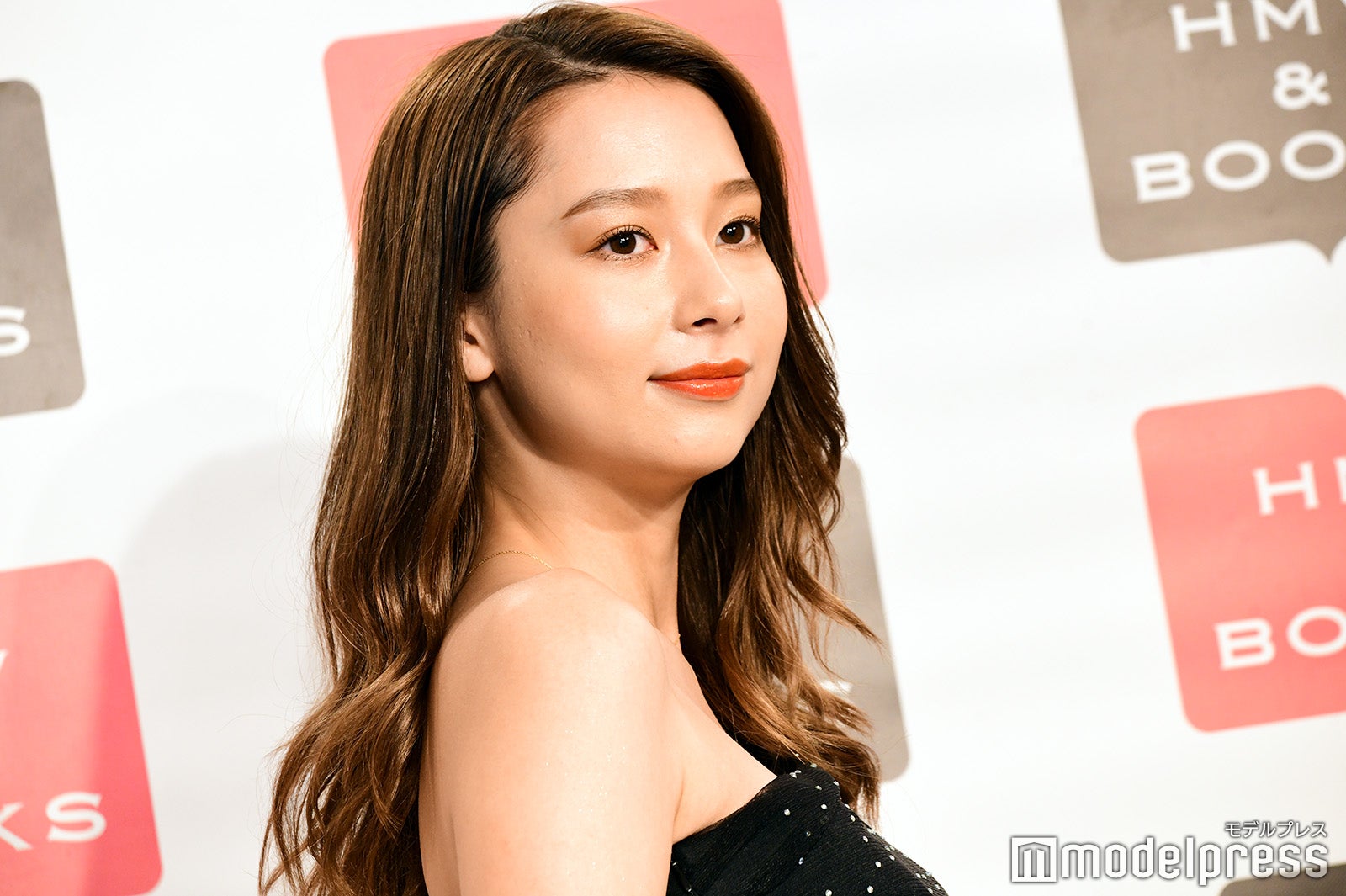 Niki、沖縄旅行を謝罪 緊急事態宣言中