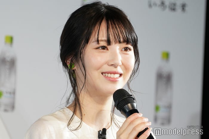 浜辺美波 (C)モデルプレス