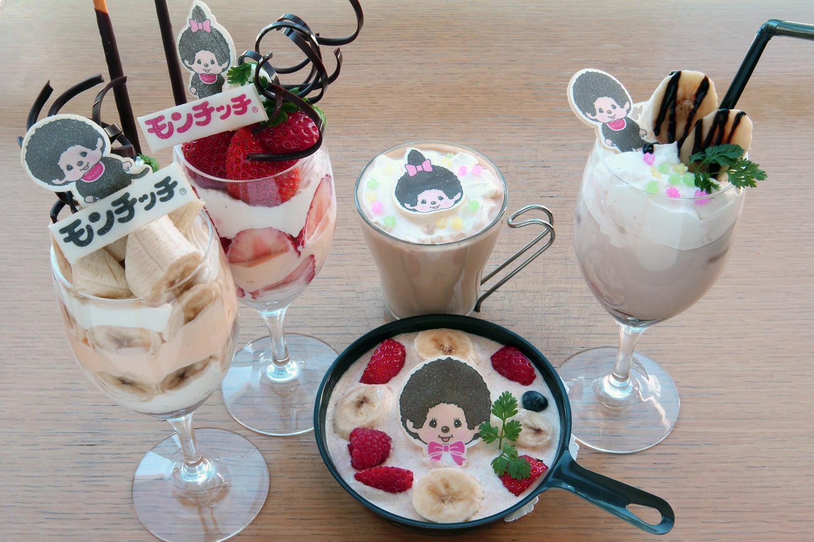 「モンチッチ」とのコラボレーションメニュー／画像提供：シダックス