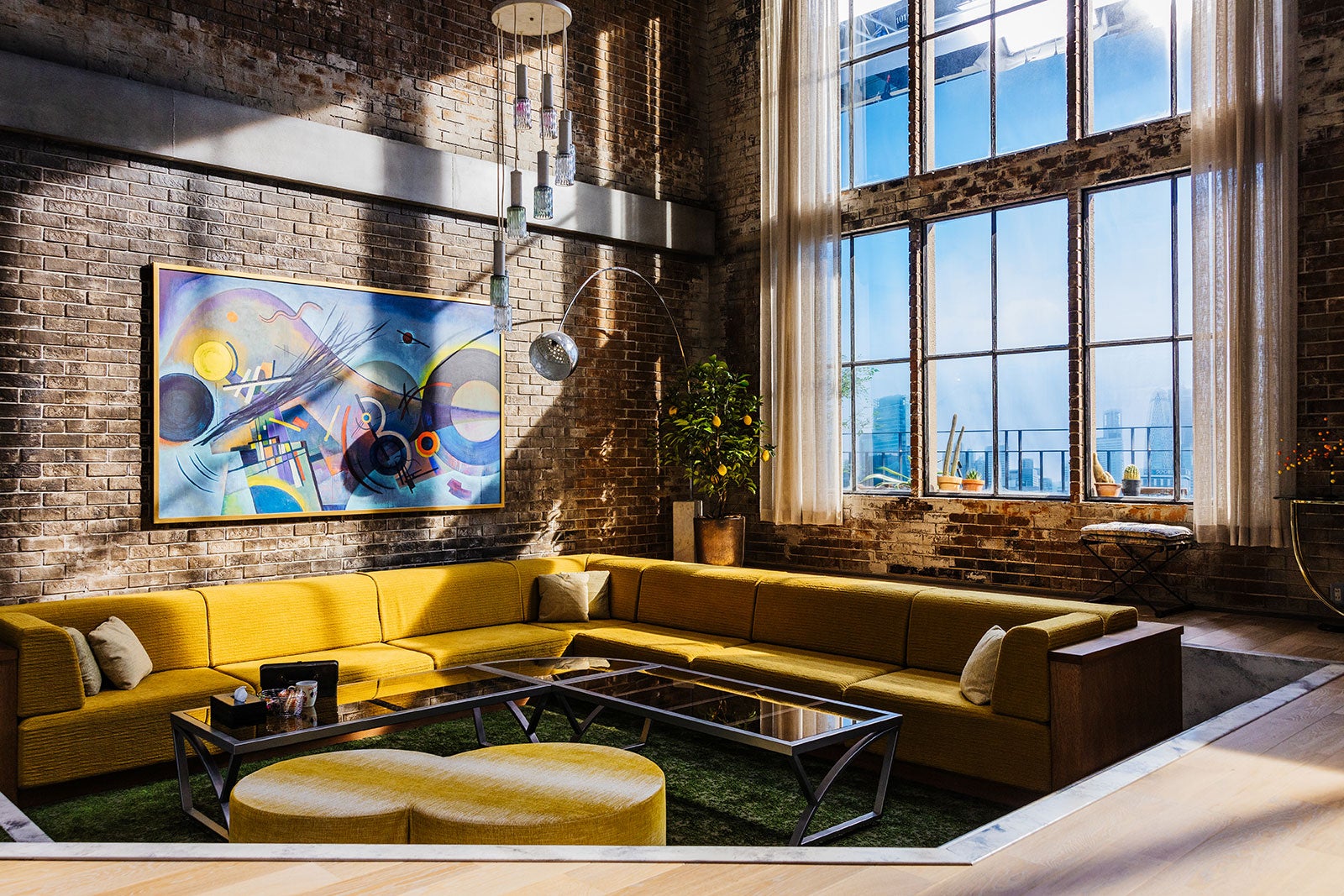 冴羽商事「シティーハンター」より（提供写真）