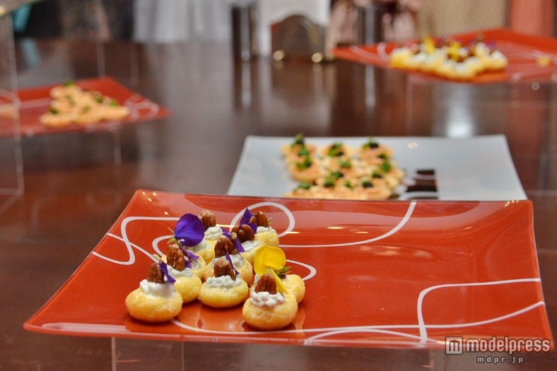 来場者にはおしゃれなフードが振舞われた