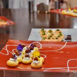 来場者にはおしゃれなフードが振舞われた