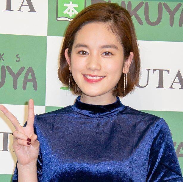 筧美和子 女子高校生 役も違和感なし 太ももちらりなミニスカ制服姿に 現役でもいける の声 モデルプレス