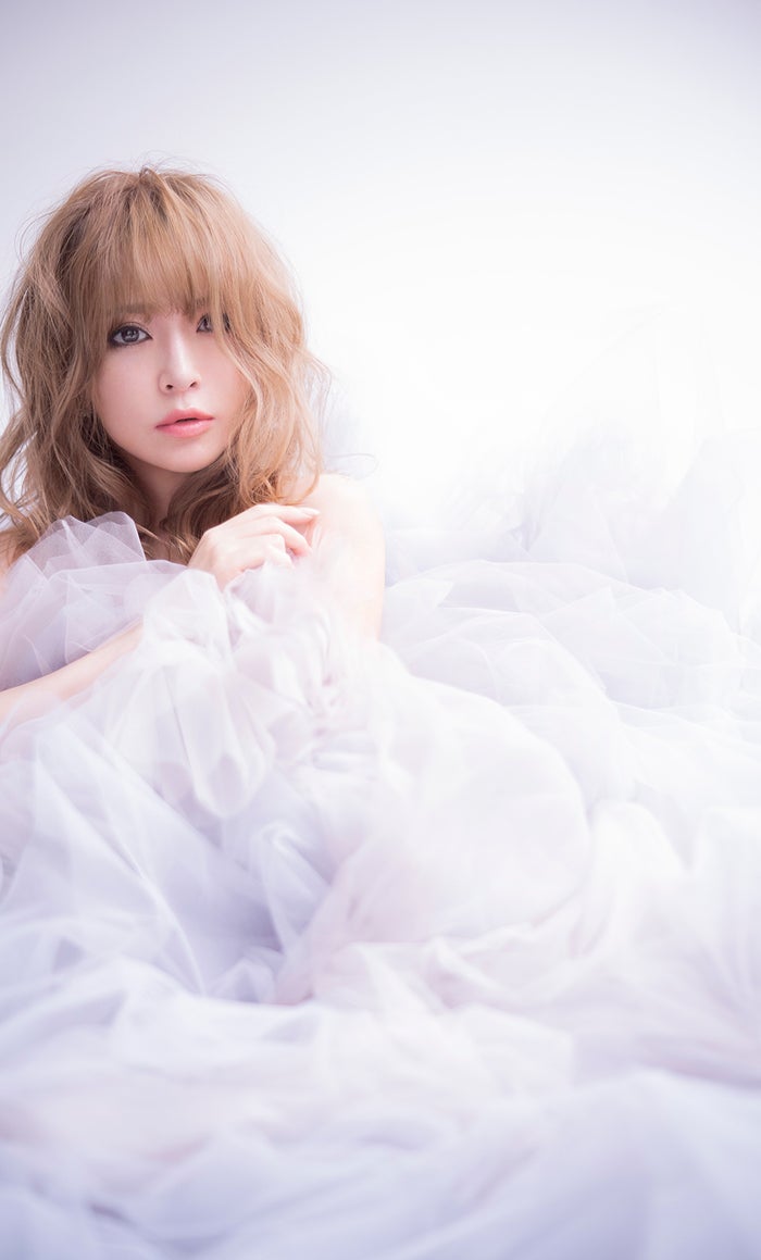 浜崎あゆみ 約2年ぶりシングルをゲリラリリース 自身初の日本語タイトル オヒアの木 モデルプレス