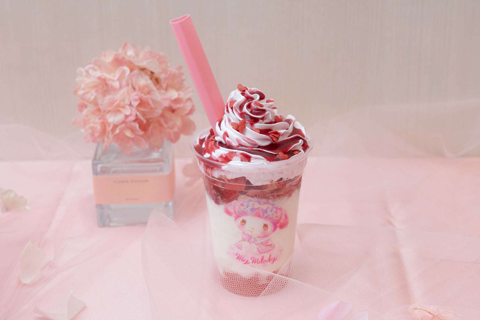 “ピンク＆桜”をテーマにした見た目もかわいい限定フード（C）1976，2009 SANRIO CO．，LTD．（C）1976，2005，2020 SANRIO CO．，LTD．