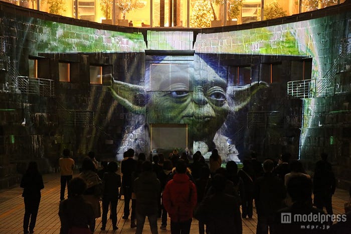 プロジェクションマッピング「スター・ウォーズ 果てしなき銀河の旅」(C)&TM lucasfilm Ltd.