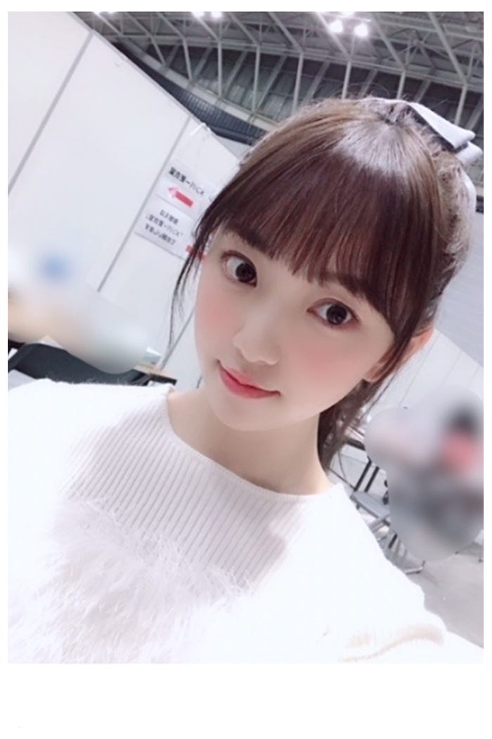 今年のメイクテーマを掲げた堀未央奈/堀未央奈オフィシャルブログ