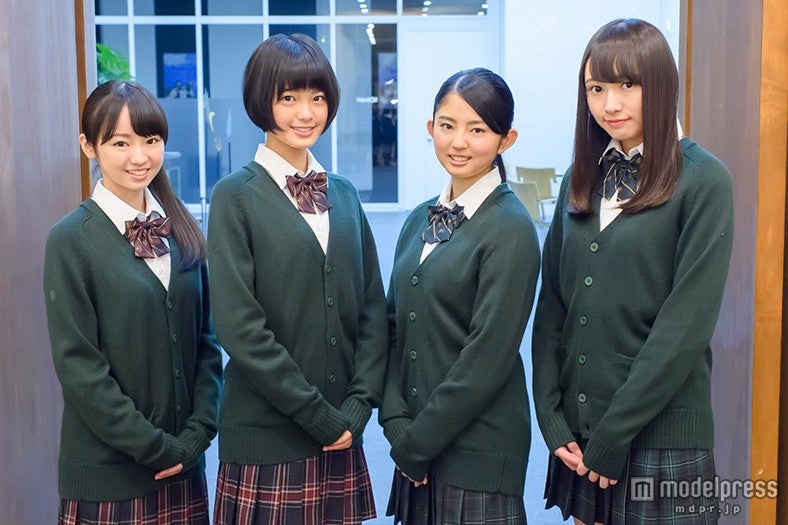 欅坂46（左から：今泉佑唯、平手友梨奈、鈴本美愉、渡辺梨加）