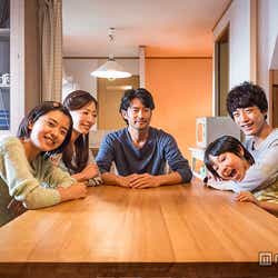 モデルプレス - 竹野内豊、ワケあり家族の“父親”に 松雪泰子の衝撃ビジュアルも公開