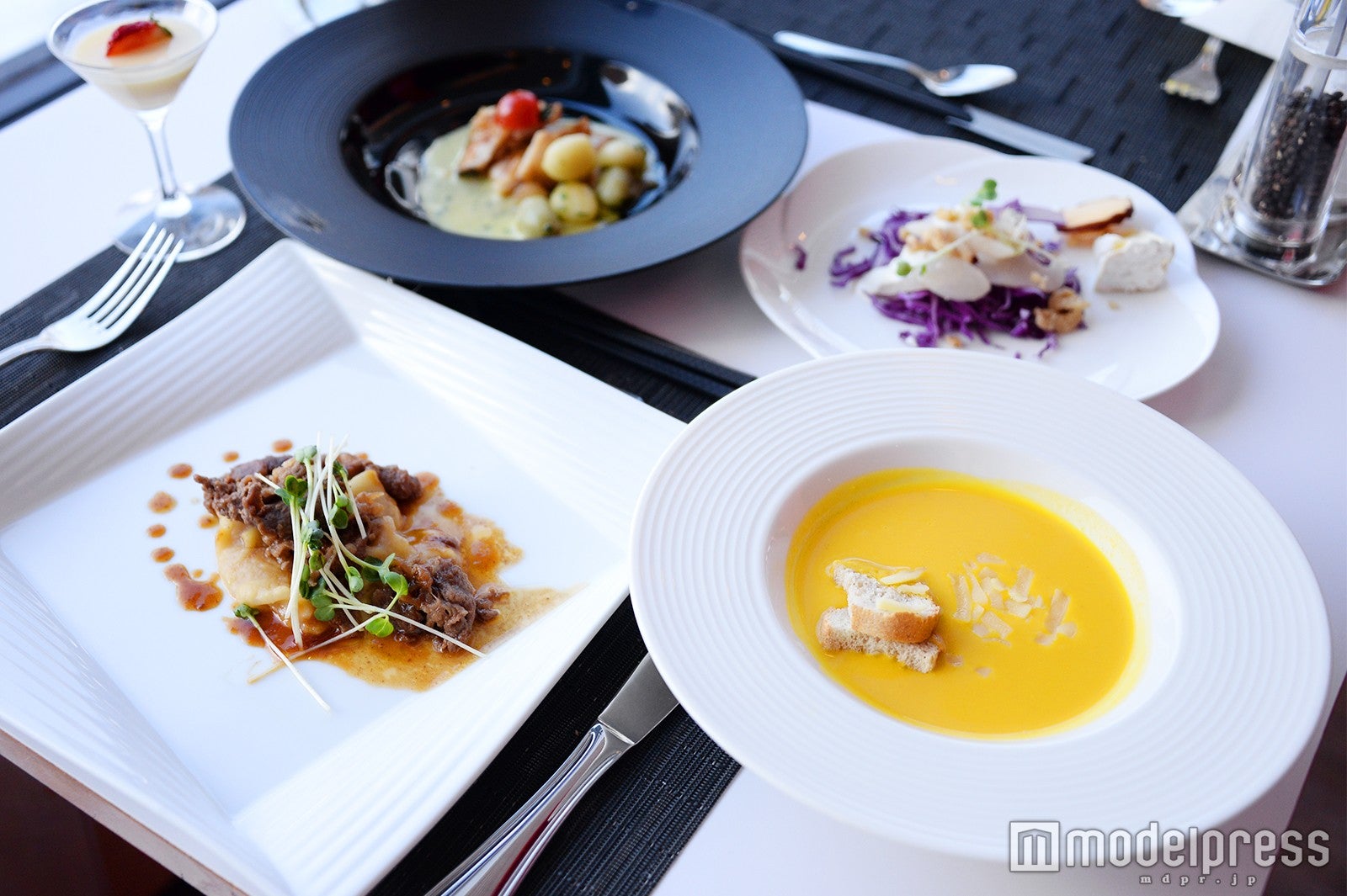 ランチ一例（C）モデルプレス