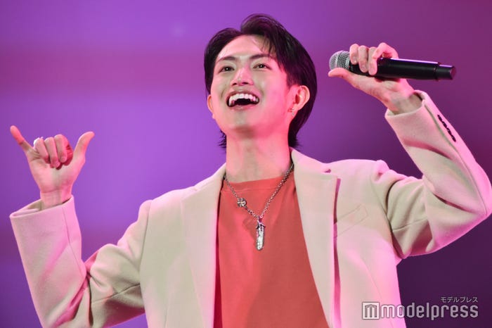 綱啓永(C)モデルプレス