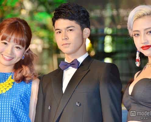 テラスハウス菅谷哲也、美女2人に囲まれ“両手に花”のバースデー