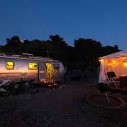 大阪近郊にカフェ&BBQ施設「サンクチュアリ」A5和牛も味わえる非日常アウトドア空間/画像提供:合同会社NYC