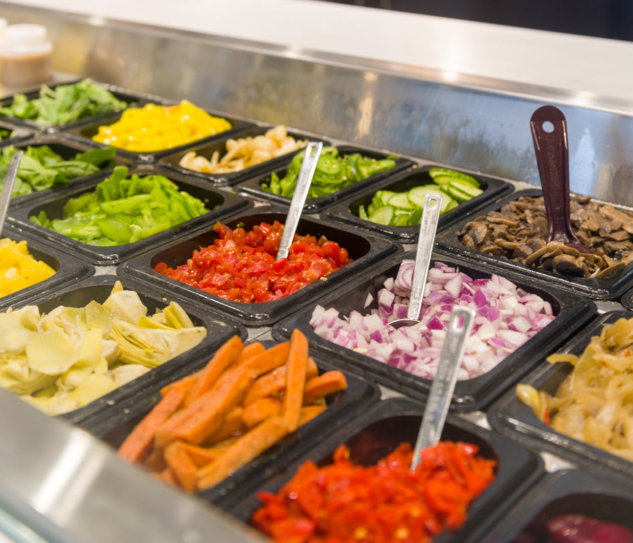 ース、チーズ、トッピングに至るまで、自由に好みのものを選択／画像提供：K＆BROTHERS