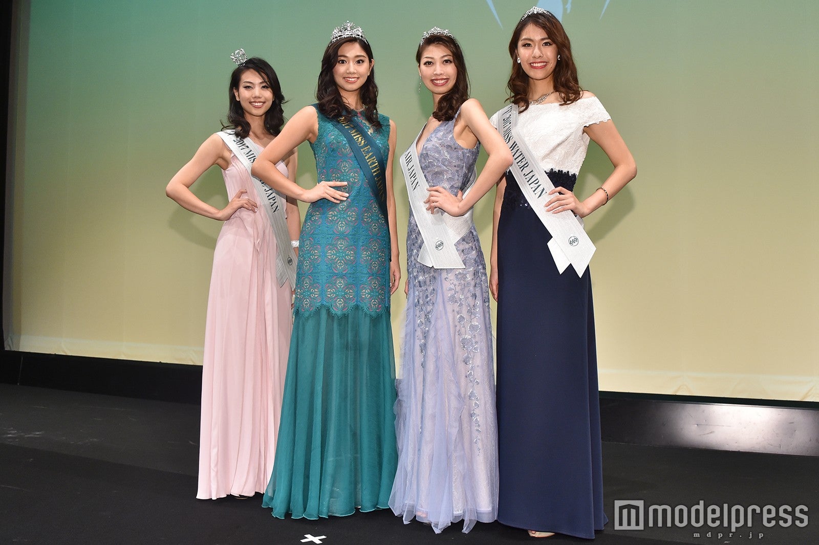 （左から）成田美織さん、斎藤恭代さん、塚本敦未さん、早川佳朱美さん（C）モデルプレス