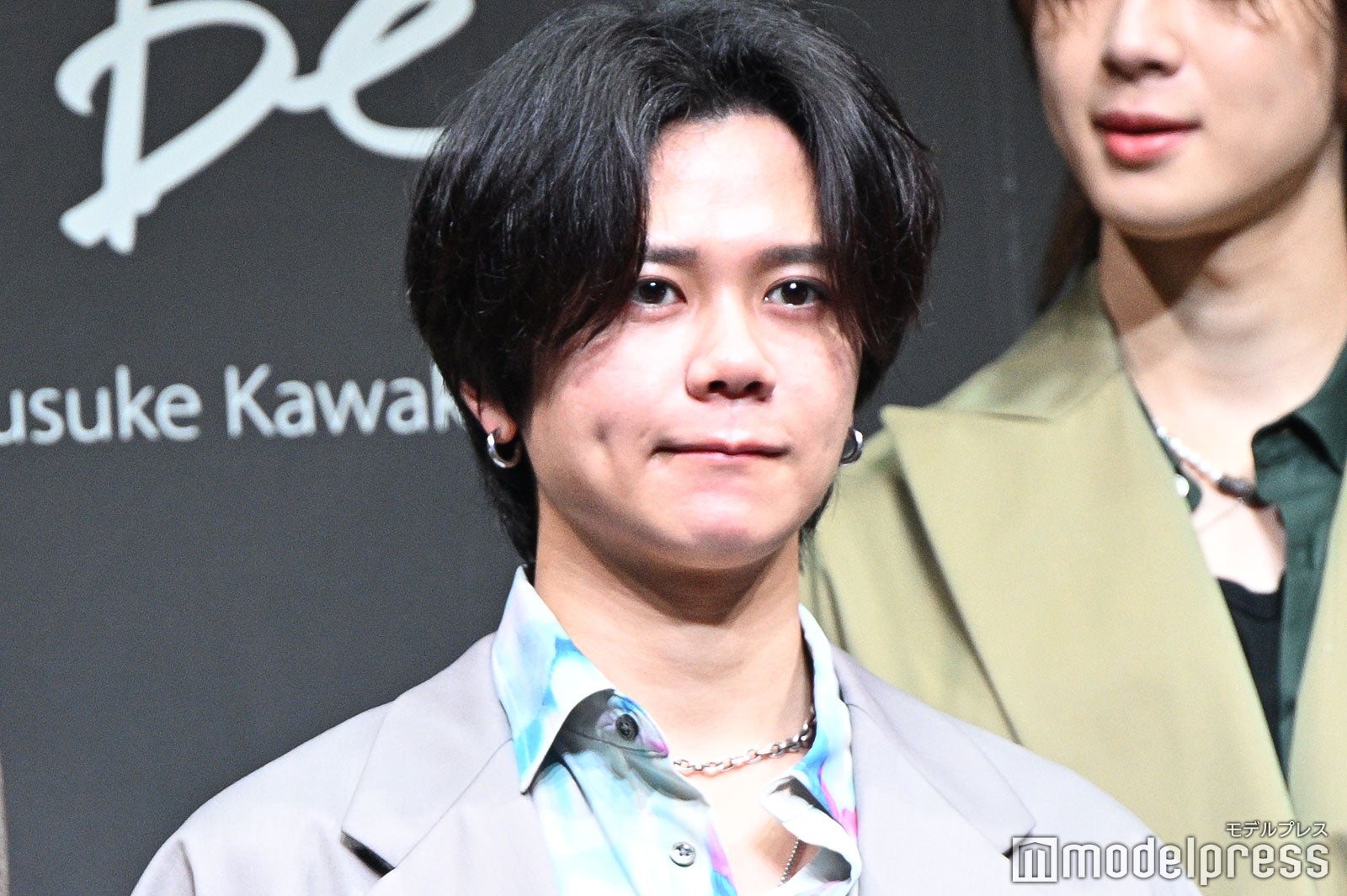 口を閉じる藤牧京介（C）モデルプレス