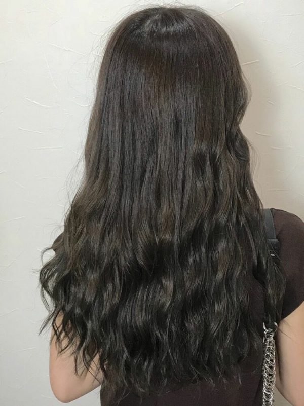 暗め アッシュブラウンのヘアカラー特集 透明感溢れる髪色で柔らかい印象に モデルプレス 暗め アッシュブラウンのヘアカラー特集 透明感溢れる髪色で柔らかい印象に モデルプレス