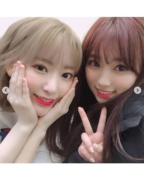 “金髪イメチェン”IZ*ONE宮脇咲良、誕生日にメンバー愛ショット続々公開